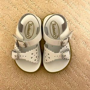 Footmates size 4 toddler white sandal